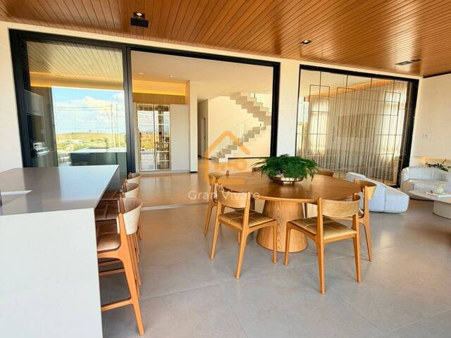 Casa para Venda em São José dos Campos - 4